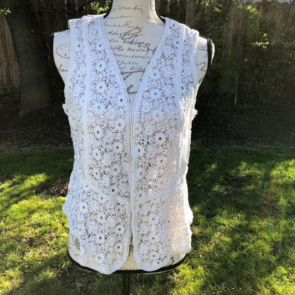 J. Jill Cover Top Croché flower pattern.